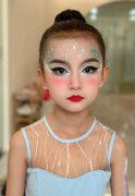 提供舞台化妆造型设计服务